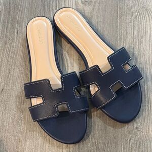 Crown & Ivy Dark Blue Women's Sandals